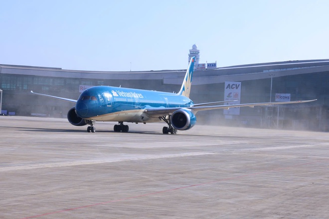 Vietnam Airlines thực hiện chuyến bay chở khách đầu tiên tại Sân bay Long Thành - Ảnh 6.