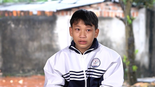 Em Quang Hiệp mồ côi cha mẹ, cùng chị gái nương tựa ngoại già yếu - Ảnh 6.