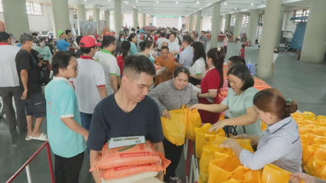 Sẻ chia, lan tỏa yêu thương dịp Giáng Sinh 2025- Ảnh 5.