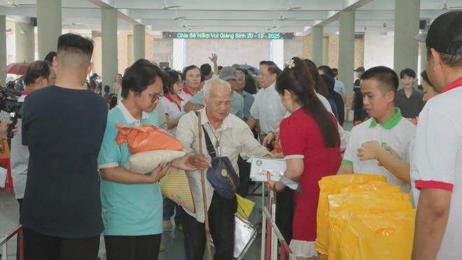 Sẻ chia, lan tỏa yêu thương dịp Giáng Sinh 2025- Ảnh 4.