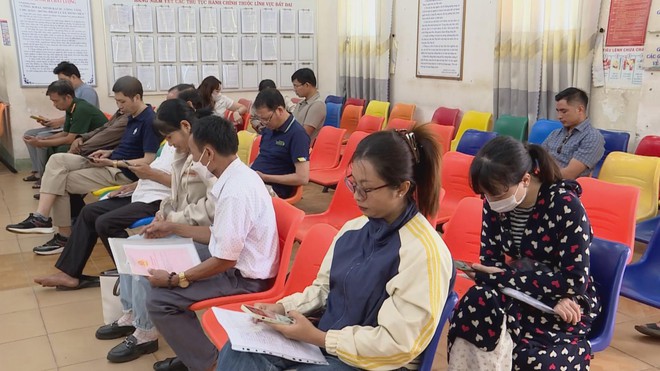 TP. Hồ Chí Minh: Người dân phấn khởi khi được nộp hồ sơ đo đạc đất đai- Ảnh 2.