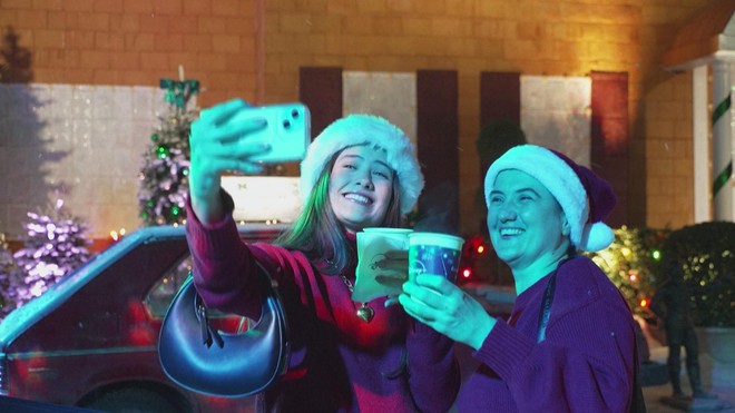 Nhà bánh gừng to kỉ lục giữa thành phố Los Angeles- Ảnh 2.