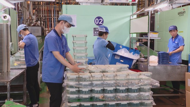 Sôi động thị trường tuyển dụng lao động dịp cuối năm 2025- Ảnh 3.