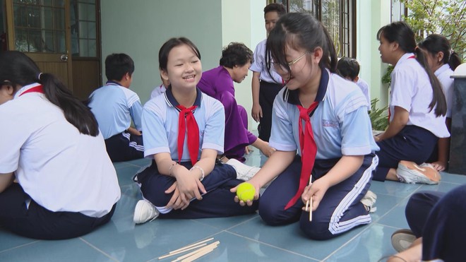 Vươn khơi - Ngày 21/12/2025 | Sân chơi hồi sinh khi giờ ra chơi “nói không” với điện thoại- Ảnh 2.