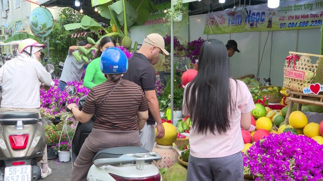 Sức hút từ nông sản sạch và văn hóa cồng chiêng tại phiên chợ vùng miền - Ảnh 2.