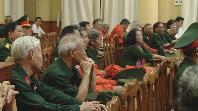 Đoàn đại biểu Người có công với cách mạng TP. Hồ Chí Minh viếng Lăng Bác - Ảnh 5.