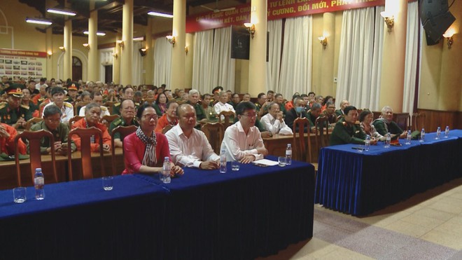 Đoàn đại biểu Người có công với cách mạng TP. Hồ Chí Minh viếng Lăng Bác - Ảnh 7.