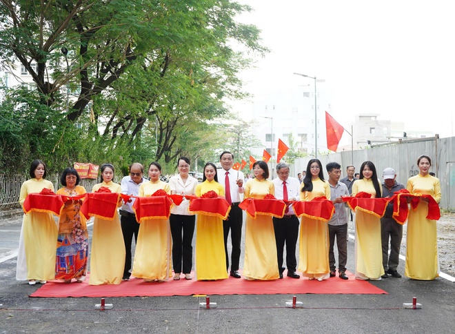 Khánh thành công trình “Cổng chào xã Nhà Bè” – Dấu ấn kiến trúc nơi cửa ngõ phát triển - Ảnh 2.