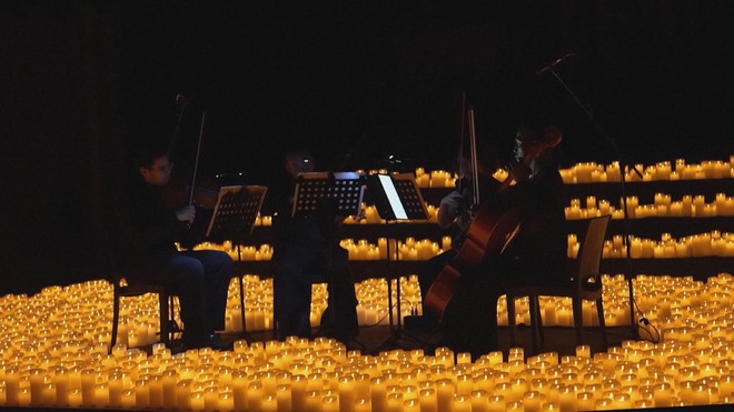 Cape Town rực sáng trong đêm hòa nhạc ánh nến mùa lễ hội - Ảnh 5.