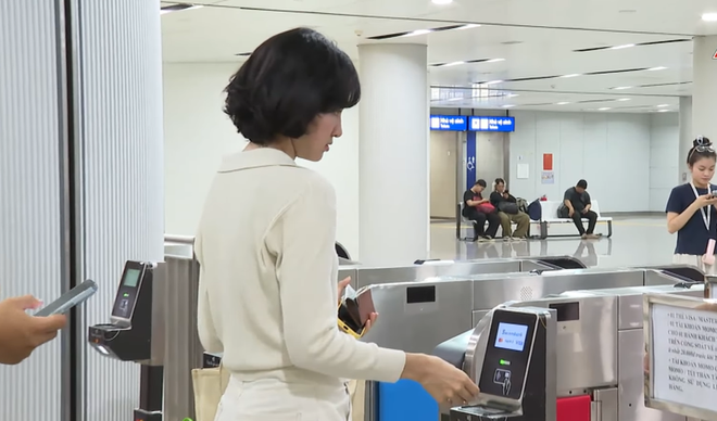 Metro số 1 tăng chuyến dịp Giáng sinh và miễn vé Tết Dương lịch 2026 - Ảnh 2.