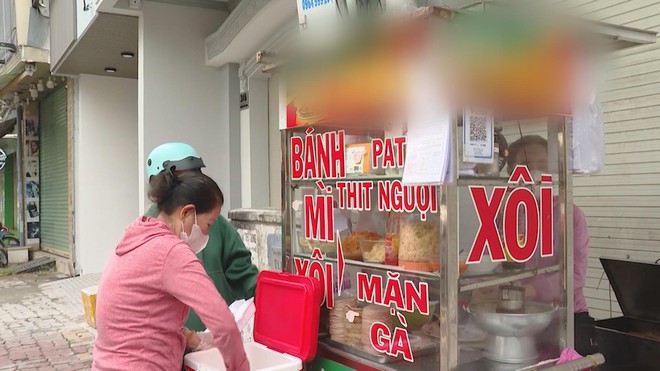 Liên tiếp ngộ độc bánh mì: Cảnh báo an toàn thực phẩm đường phố- Ảnh 2.