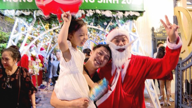 TP. Hồ Chí Minh rực sáng trong đêm Giáng sinh an lành- Ảnh 3.