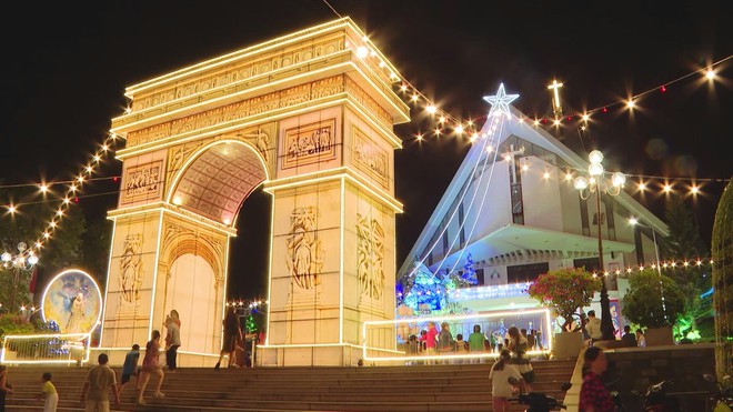 Giáng sinh rộn ràng nơi phố biển phía Đông TP. Hồ Chí Minh- Ảnh 2.