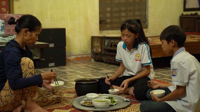 Bảo Ngọc: Ước mơ duy nhất là mua cho bà một bộ quần áo mới - Ảnh 2.