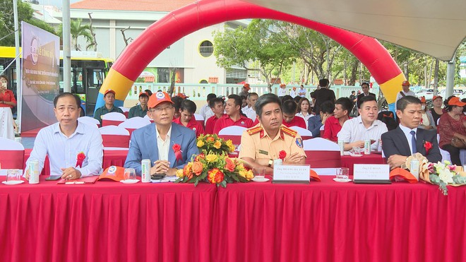 Chính thức đưa vào vận hành tuyến xe buýt điện đầu tiên tại đặc khu Côn Đảo - Ảnh 10.