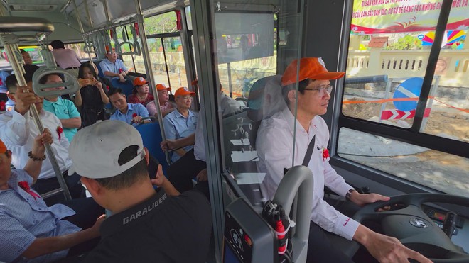 Chính thức đưa vào vận hành tuyến xe buýt điện đầu tiên tại đặc khu Côn Đảo - Ảnh 5.