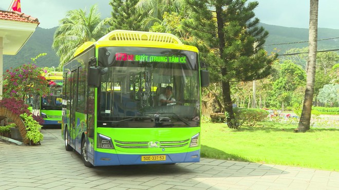 Chính thức đưa vào vận hành tuyến xe buýt điện đầu tiên tại đặc khu Côn Đảo - Ảnh 2.