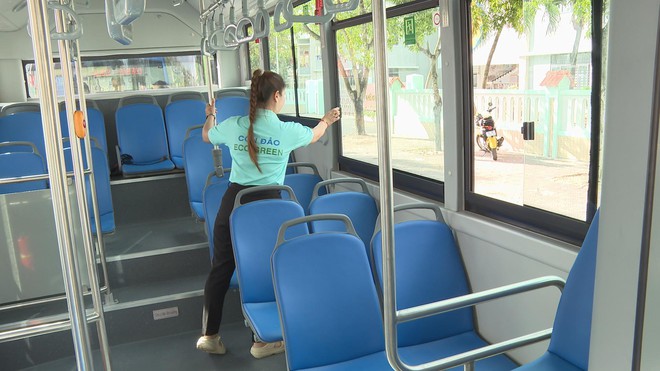 Chính thức đưa vào vận hành tuyến xe buýt điện đầu tiên tại đặc khu Côn Đảo - Ảnh 3.