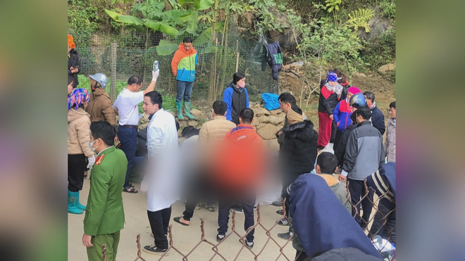 Lật xe chở đoàn từ thiện, 9 người tử vong - Ảnh 2.