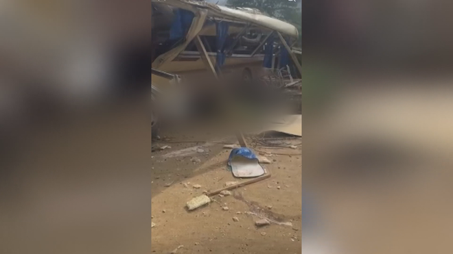 Lật xe chở đoàn từ thiện, 9 người tử vong - Ảnh 5.