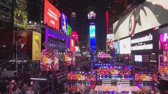 Mỹ: chuẩn bị cho đêm giao thừa ở New York - Ảnh 2.