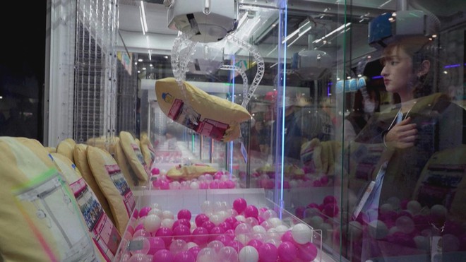 Máy gắp thú vượt lên trong ngành công nghiệp trò chơi điện tử Nhật Bản - Ảnh 2.