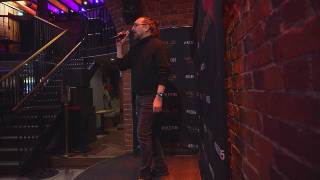 Hát karaoke - loại hình giải trí phổ biến ở Phần Lan - Ảnh 3.