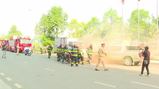 Diễn tập ứng phó sự cố bức xạ và hạt nhân tại Bệnh viện Ung bướu - Ảnh 4.