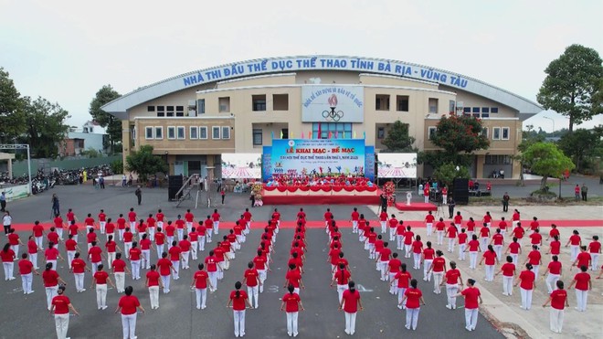 Hơn 1.700 vận động viên tham gia Đại hội Thể dục Thể thao phường Tam Thắng - Ảnh 1.