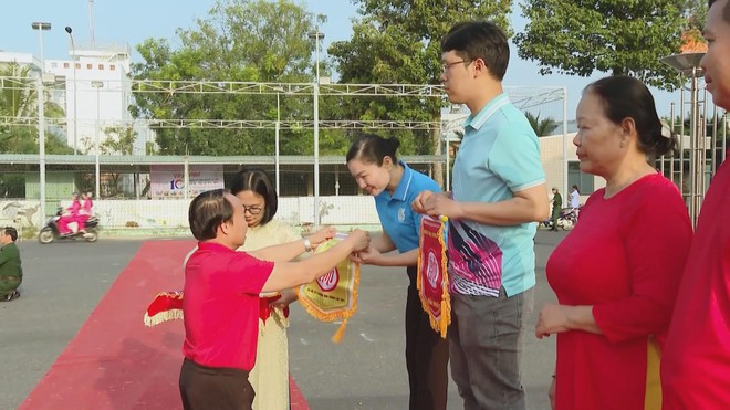 Hơn 1.700 vận động viên tham gia Đại hội Thể dục Thể thao phường Tam Thắng - Ảnh 6.