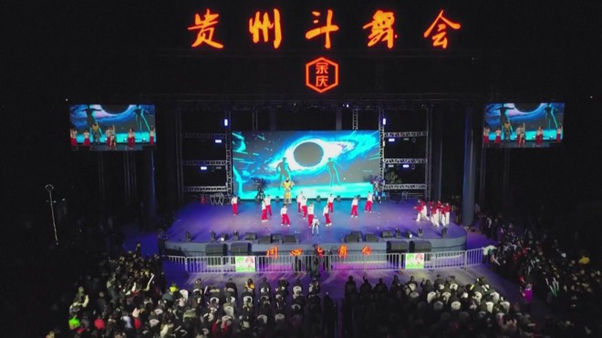 Tưng bừng không khí chuẩn bị đón năm mới tại các nước - Ảnh 4.