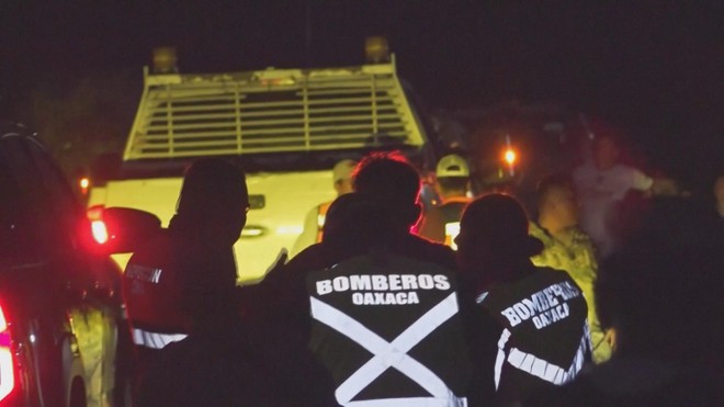 Tai nạn tàu hỏa ở Mexico, hơn 100 người thương vong - Ảnh 6.