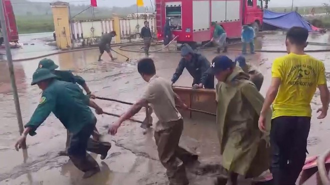 Công an TP. Hồ Chí Minh: dấn thân giữa gian khó, hiểm nguy vì yên bình nhân dân - Ảnh 6.