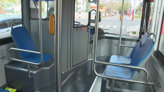 Trải nghiệm tuyến xe buýt điện đầu tiên tại Côn Đảo - Ảnh 8.