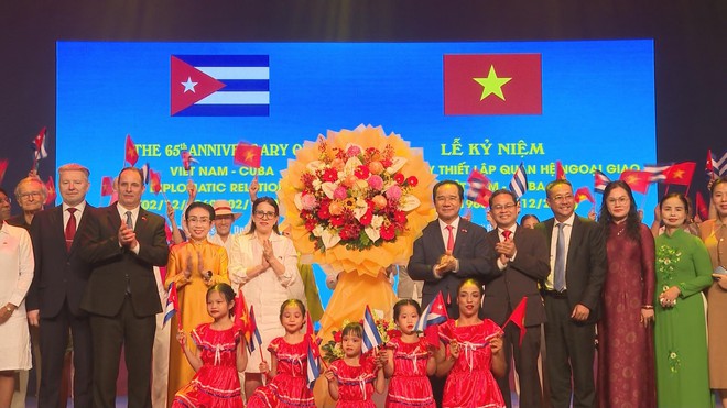 Kỷ niệm 65 năm thiết lập quan hệ ngoại giao Việt Nam - Cuba - Ảnh 1.