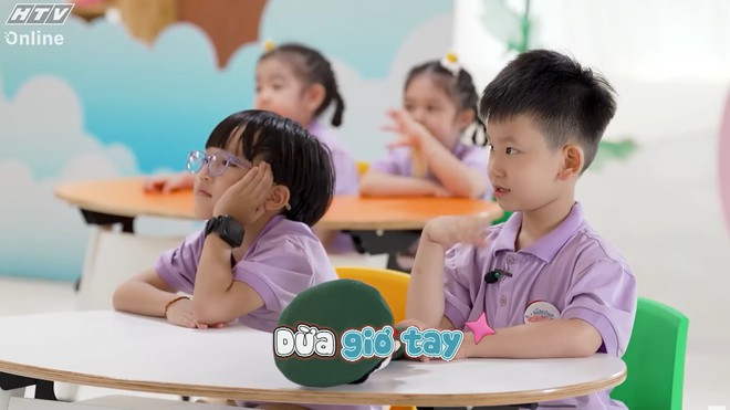 Bất ngờ trước thần đồng âm nhạc “Dừa nhỏ” - Trường học Siêu sao tập 5 - Ảnh 4.