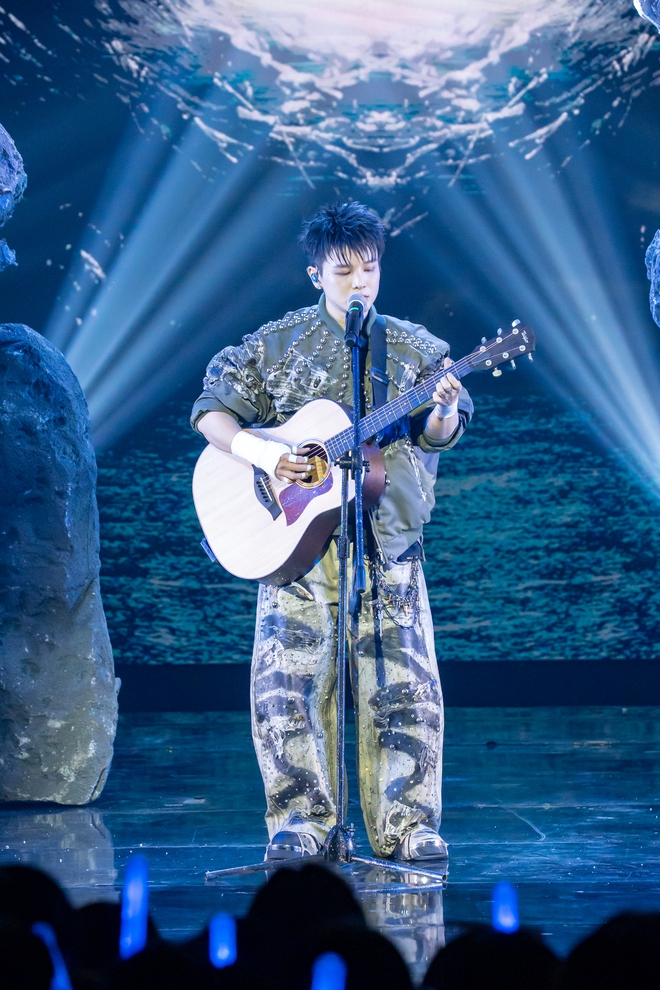 Anh trai buitruonglinh "chạm" khán giả với màn solo piano đầy cảm xúc - Ảnh 6.