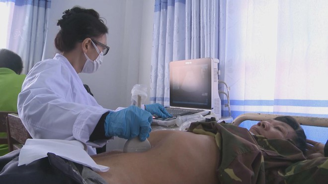 Thời sự trưa HTV ngày 3/12/2025 I Quốc hội nghe các báo cáo kết quả thực hiện giám sát chuyên đề, chất vấn. - Ảnh 7.