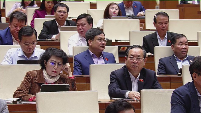 Thời sự trưa HTV ngày 3/12/2025 I Quốc hội nghe các báo cáo kết quả thực hiện giám sát chuyên đề, chất vấn. - Ảnh 2.