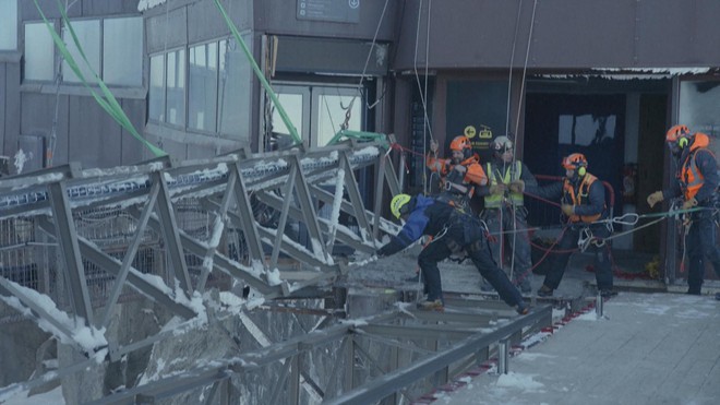 Chinh phục độ cao 4.000m: Thay cầu nối giữa mây trời - Ảnh 5.