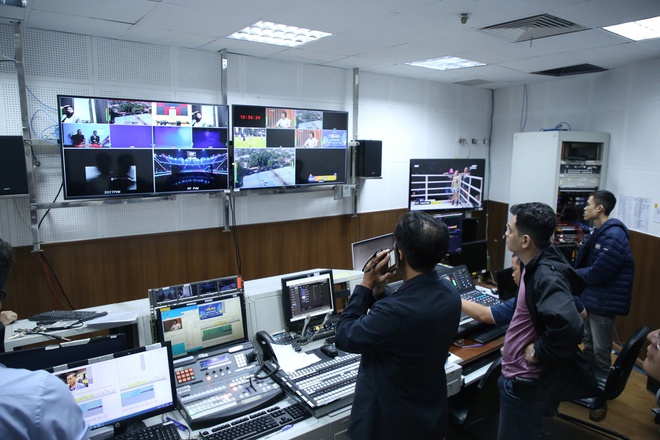 Không khí tại HTV nóng từng phút trước trận Việt Nam – Lào tại SEA Games 33 - Ảnh 2.
