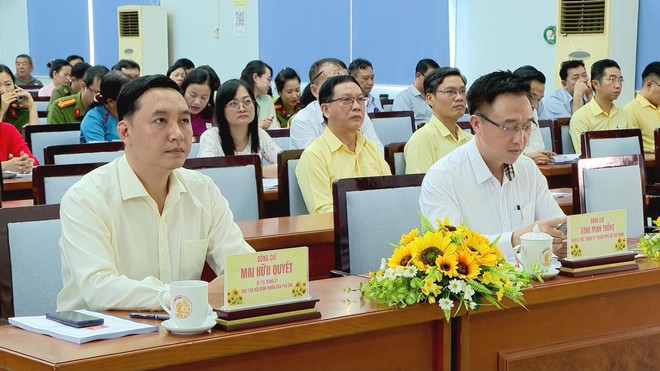 Phường Thủ Đức: Lấy người dân làm trung tâm trong tiến trình chuyển đổi số - Ảnh 2.