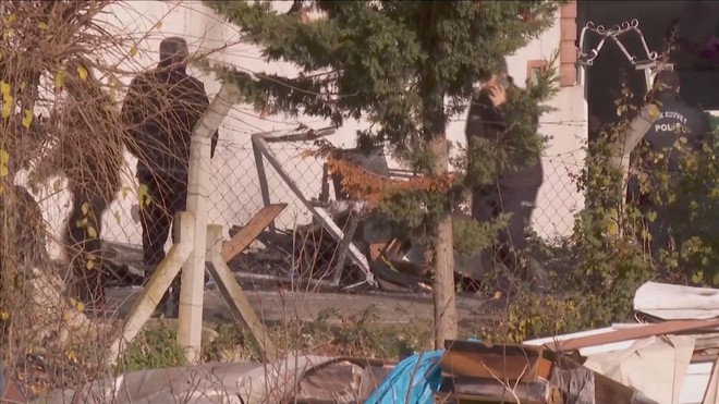 Cảnh sát Thổ Nhĩ Kỳ đấu súng xuyên đêm với IS - Ảnh 4.