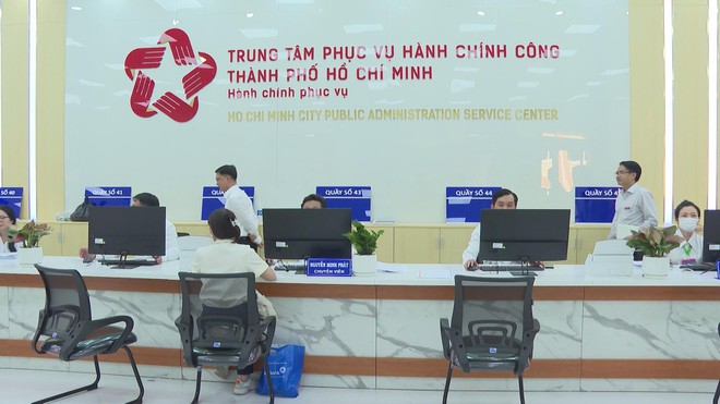 Trung tâm Phục vụ Hành chính công TP. Hồ Chí Minh bước vào những ngày hoạt động đầu tiên- Ảnh 4.