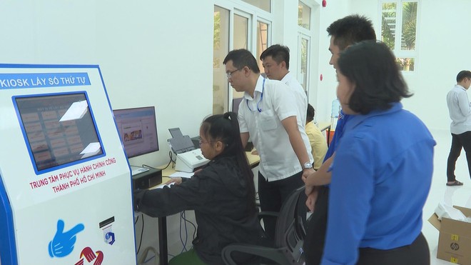 Trung tâm Phục vụ Hành chính công TP. Hồ Chí Minh bước vào những ngày hoạt động đầu tiên- Ảnh 2.