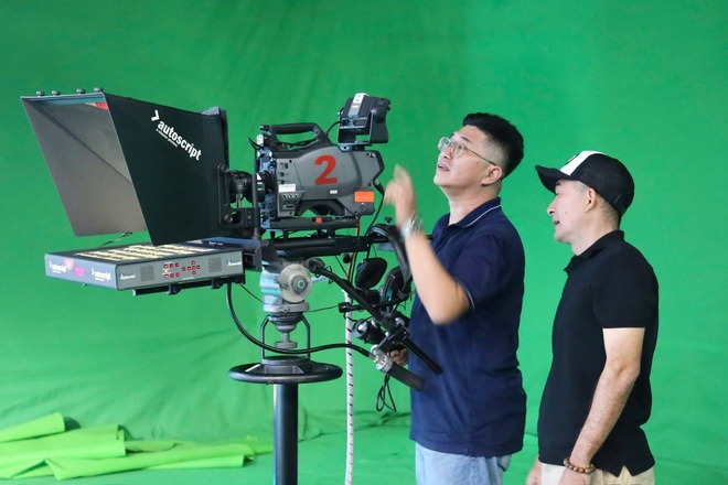 Ê-kíp “Thời sự đặc biệt Chào 2026”: Chung một nhịp đập trước giờ lên sóng- Ảnh 8. Ê-kíp “Thời sự đặc biệt Chào 2026”: Chung một nhịp đập trước giờ lên sóng- Ảnh 8.