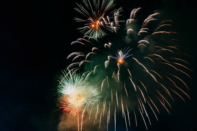 NewZround: Bầu trời TP. Hồ Chí Minh rực sáng pháo hoa trong khoảnh khắc đón 2026!- Ảnh 4.