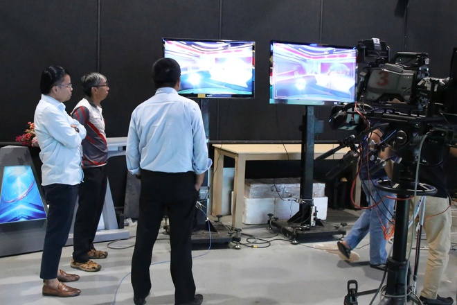 Ê-kíp “Thời sự đặc biệt Chào 2026”: Chung một nhịp đập trước giờ lên sóng- Ảnh 2. Ê-kíp “Thời sự đặc biệt Chào 2026”: Chung một nhịp đập trước giờ lên sóng- Ảnh 2.