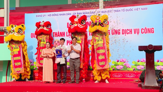 Thành lập Trung tâm cung ứng dịch vụ công, hướng tới tinh gọn và hiệu quả ở Phường Phước Long - Ảnh 4.