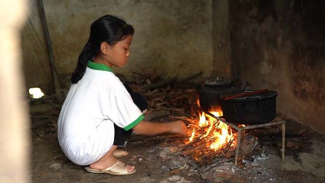 Chúc Ly mất cha từ nhỏ, mẹ bệnh nặng và ước mơ làm bác sĩ - Mái ấm gia đình Việt- Ảnh 6. Chúc Ly mất cha từ nhỏ, mẹ bệnh nặng và ước mơ làm bác sĩ - Mái ấm gia đình Việt- Ảnh 6.